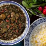 راز پشت پرده قورمه سبزی اصیل ایرانی: جادوی سبزی‌های خوش عطر و طعم