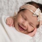چرا کودکان در خواب می‌خندند؟ راز شیرین زندگی نوزادان برملا می‌شود!