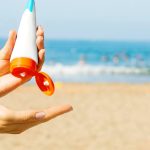 آیا استفاده از کرم ضد آفتاب قدیمی می‌تواند به پوست آسیب بزند؟