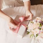 هدیه‌های ماندگار برای نوروز مادرزاد! راهنمای انتخاب هدایای دلنشین برای اولین سال نو عروس خانم