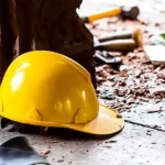 روز نفس‌گیر در زاهدان: کارگر ساختمانی در طبقه پنجم به پایین سقوط کرد