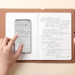 فیلم سحرآمیز: دفترچه جادویی که هر آنچه را بنویسید به موبایل شما انتقال می‌دهد!