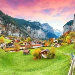 دهکدهٔ سرسبز اروپایی با عنوان زیباترین روستا، اکنون برای حفظ زیبایی‌های خود از گردشگران ورودیه دریافت می‌کند!