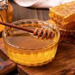 رونق بخشیدن به جلوه‌ی ریش با شگفت‌زده‌کننده‌های عسل: چگونه عسل می‌تواند رشد ریش شما را تقویت کند