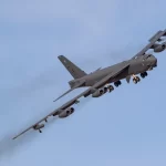 چرا بمب افکن B-52 Stratofortress به هشت موتور نیاز دارد؟