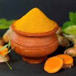 فواید روغن زردچوبه برای صورت و استفاده از روغن زردچوبه برای درمان لک پوست