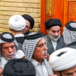 (عکس) فرزندان آیت الله سیستانی در مراسم ترحیم سید حسن نصرالله