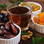 خوردن خرما با چای از نظر طب سنتی و خواص و مضرات مصرف خرما با چای