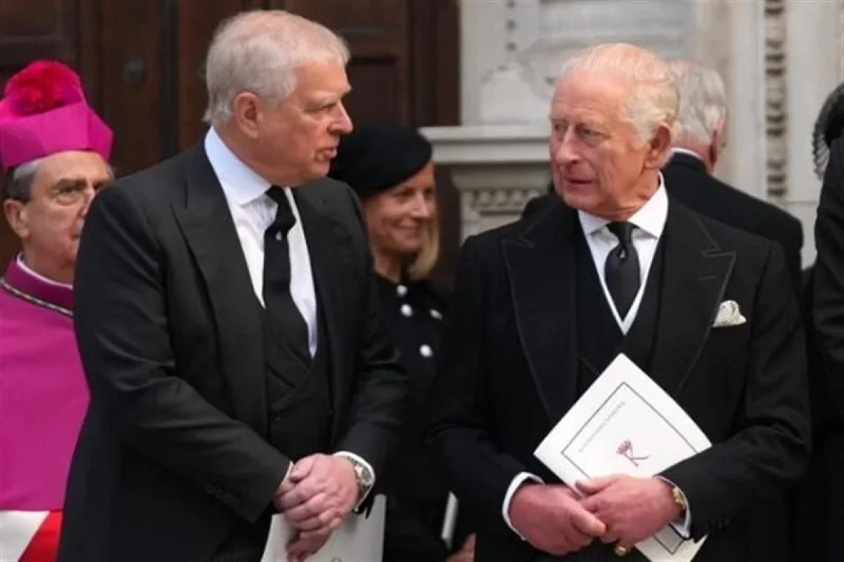 پادشاه انگلیس به دستگیری برادرش واکنش نشان داد