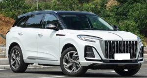 ایران خودرو تولید شاسی بلند سفیر R7 را در دو تیپ بنزینی و پلاگین هیبریدی آغاز کرد