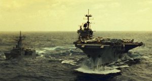 چگونه ناوهای هواپیمابر طوفان‌های دریایی را پشت سر می‌گذارند؟