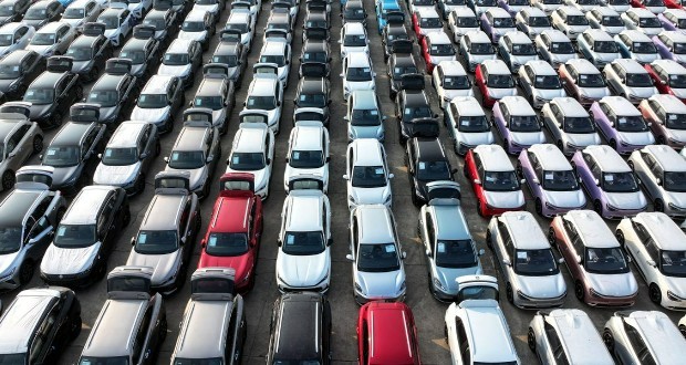 تقاضای جهانی خودروهای برقی سقوط کرد؛ حتی تسلا هم از “زمستان EV” در امان نماند