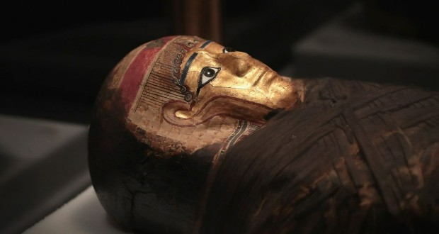 دانشمندان در حال «بو کشیدن» مومیایی‌های مصر باستان هستند؛ دلیل آن چیست؟