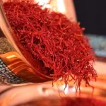 بررسی معاملات زعفران در بورس کالا؛ تغییرات موقعیت‌ها و حجم روزانه