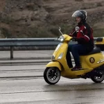 روزنامه نزدیک به قالیباف از مخالفت با موتورسواری زنان عقب‌نشینی کرد